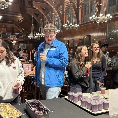 Students at Annenberg learn more about sustainable & climate-friendly food options.