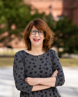 A headshot of Catherine Shapiro.
