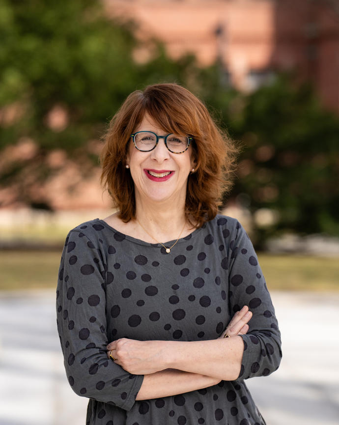 A headshot of Catherine Shapiro.