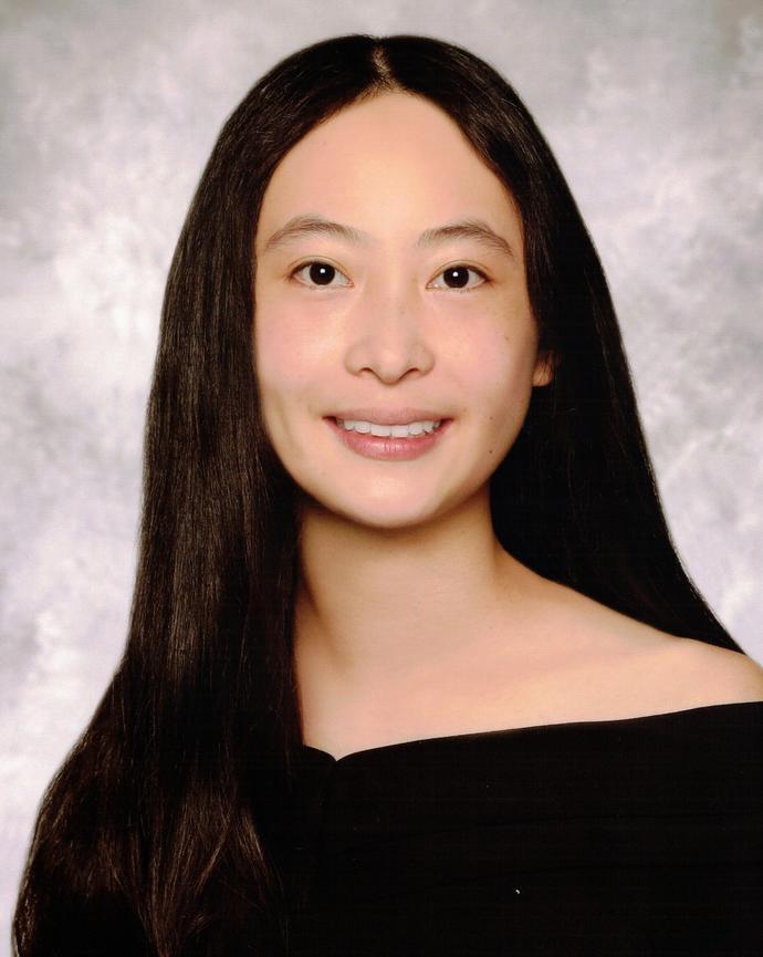 A headshot of Elena Luo.